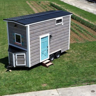 tiny-house-envy-coastal-cottage