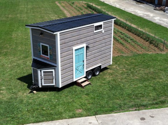 tiny-house-envy-coastal-cottage