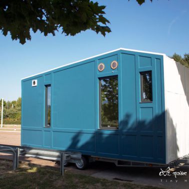 tiny house nail salon