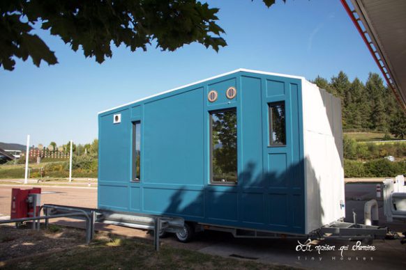 tiny house nail salon