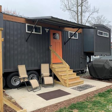 tiny house with slide outs