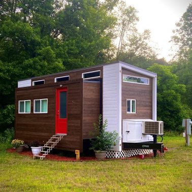 Slide out tiny house