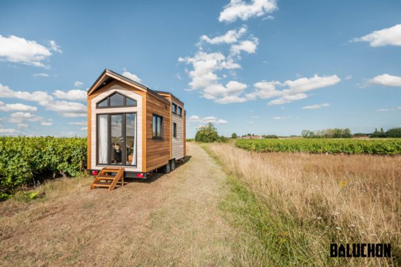9 meter long tiny house