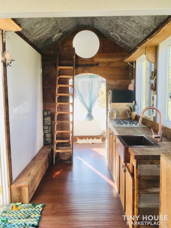 hillside hideaway interior kitchen view